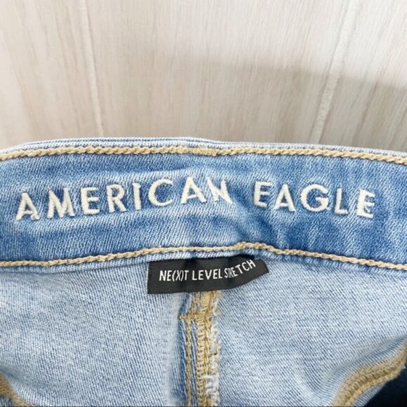 American Eagle | Light Wash Super Hi Rise Jegging Size 6 - Picture 6 of 8